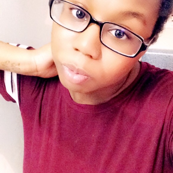 Meet your Posher, Lenee - Picture 3 of 5